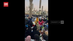 VIDEO: Suasana Buka Puasa Massal di Masjid Nabawi