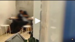 img-title Video Dua Sejoli Ciuman di Kedai Kopi Bikin Heboh, Polisi Turun Tangan