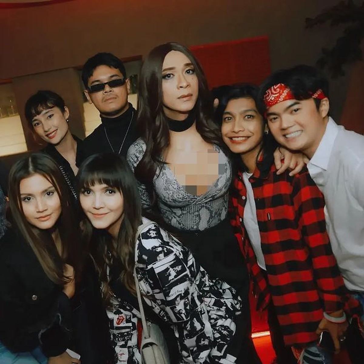 Penampilan Aming hadiri ultah Wulan Guritno