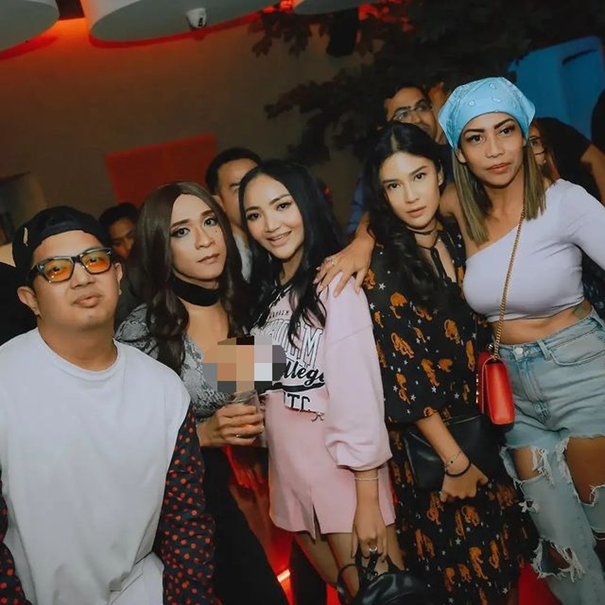 Penampilan Aming hadiri ultah Wulan Guritno