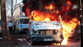 FOTO: Ricuh Demonstrasi di Swedia Usai Politisi Bakar Al-Quran