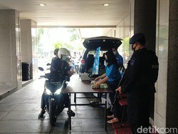 BI Jatim Batasi Penukaran Uang Baru Rp 3,8 Juta/Orang
