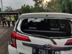 Seruduk Sejumlah Motor, Mobil dan WNA Timteng Diamuk Massa di Cianjur