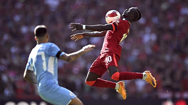 Liverpool untuk sementara unggul 3-0 atas Manchester City pada babak pertama semifinal Piala FA di Stadion Wembley, Sabtu (16/4).