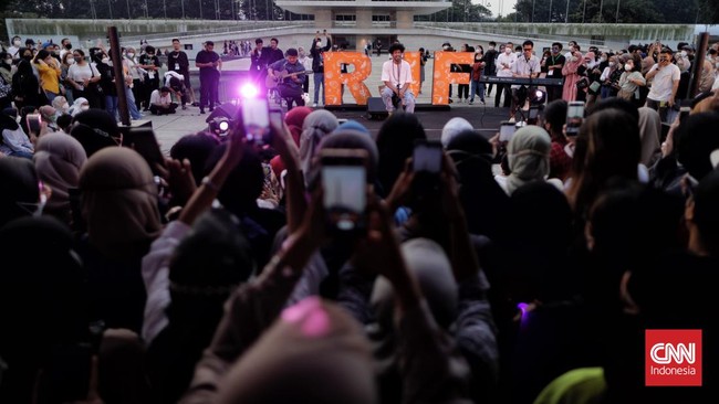 FOTO: Ngabuburit di Pra-Acara Ramadhan Jazz Festival 2022