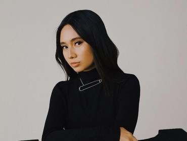 Lirik Lagu Vintage - NIKI