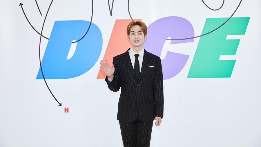 ONEW SHINee ONEW SHINee saat konferense pers comeback DICE, Senin (11/4)