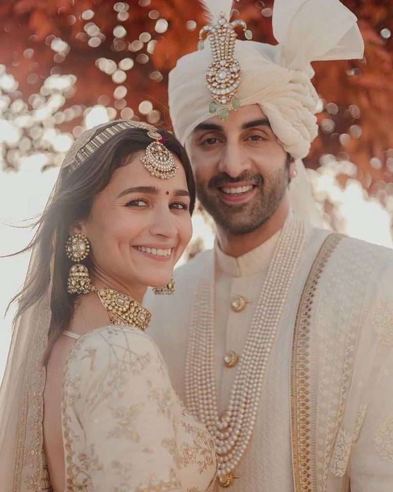 Pernikahan Alia Bhatt dan Ranbir Kapoor Foto pernikahan Alia Bhatt dan Ranbir Kapoor