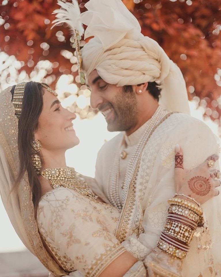 Pernikahan Alia Bhatt dan Ranbir Kapoor Foto pernikahan Alia Bhatt dan Ranbir Kapoor