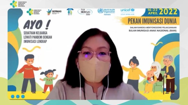 Setiap bayi berusia 0-18 bulan wajib mendapat imunisasi dasar untuk melindungi mereka dari serangan beragam penyakit, seperti difteri, campak, hingga tetanus.