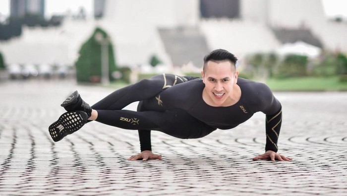 Profil Fajar Putra Penyogastar, Instruktur Yoga Langganan para Selebritas Tanah Air!