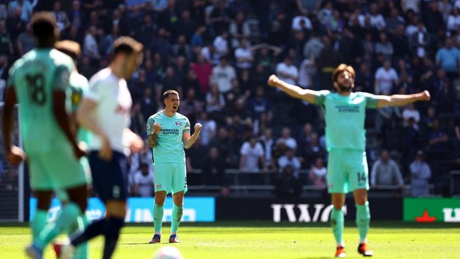 Tottenham Hotspur kalah 0-1 dari Brighton & Hove Albion dalam lanjutan Liga Inggris di Stadion Tottenham, Sabtu (16/4).