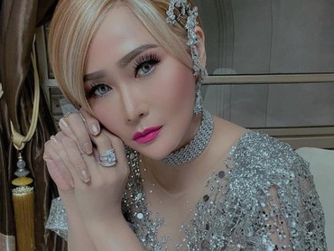 img-title Ternyata Begini Asal-usul Nama Panggung Inul Daratista
