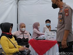 Vaksin di Pengkolan Garut Bisa Dapat Minyak Goreng Gratis