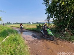 Tolong! Jalan Alternatif Majalaya-Ciparay Bandung Rusak Parah