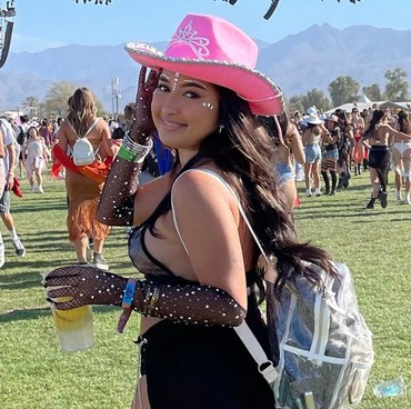 Reaksi Ngamuk Jennifer Coppen Dituding Netizen Bohong Tiket Coachella