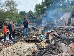 Rumah Pedagang Kembang Api di Tulungagung Terbakar, 5 Motor Hangus