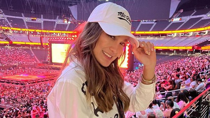 Bukan di Indonesia, Para Selebritas Ini Menikmati Momen Ramadan di Luar Negeri!