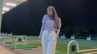 <p>Selain diet, Putri Delina juga rutin melakukan workout di rumah. Sesekali, ia juga melakukan olahraga muay thai. (Foto: Instagram @putridelinaa)</p>