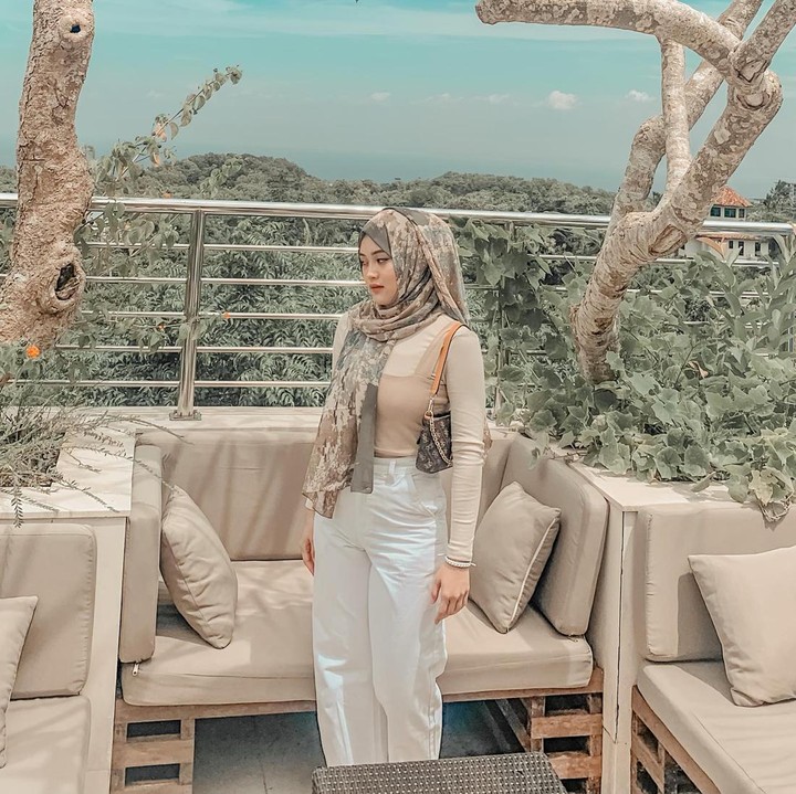 <p>Banyak netizen menyadari perubahan tubuh Putri Delina yang kini terlihat semakin ideal. Ternyata, ia baru saja sukses menjalankan program diet. (Foto: Instagram @putridelinaa)</p>