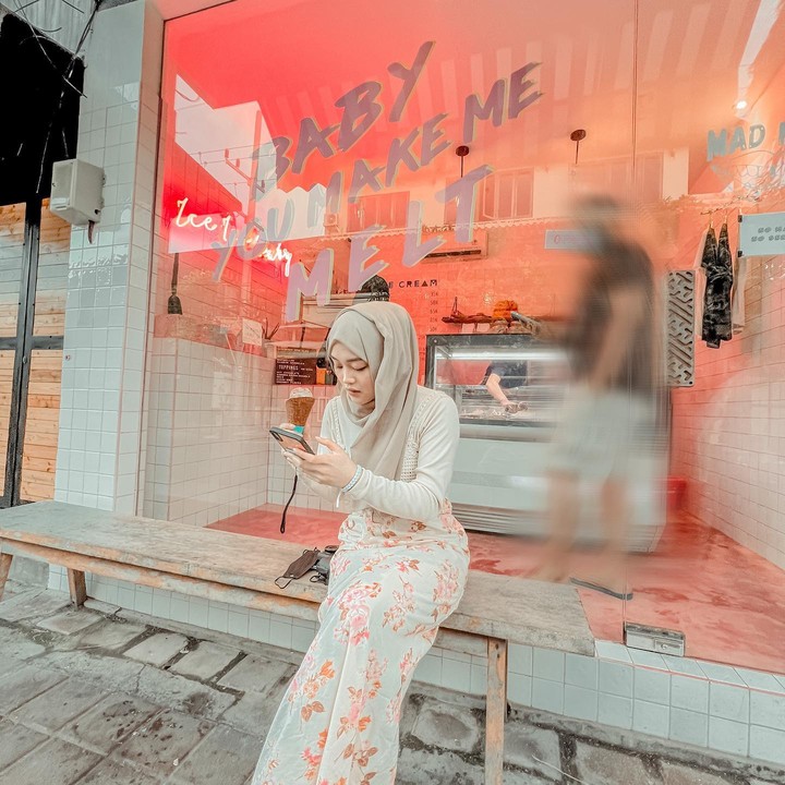 Putri Delina
