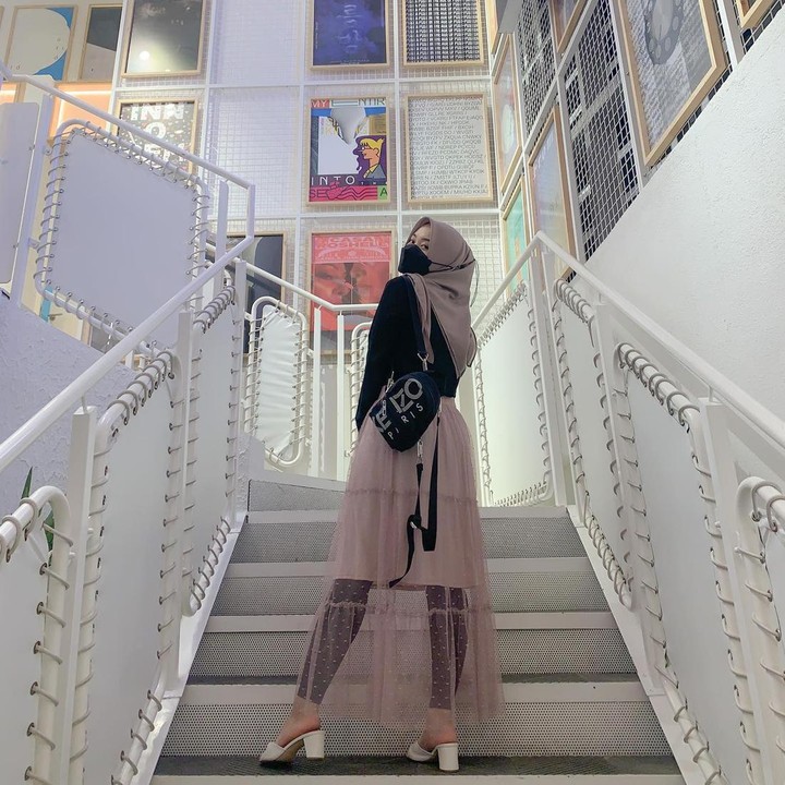<p>Berhasil menurunkan berat badan, Putri Delina kini tampil semakin kece di setiap kesempatan. Adik Rizky Febian itu juga semakin rajin mengunggah potret OOTD. (Foto: Instagram @putridelinaa)</p>