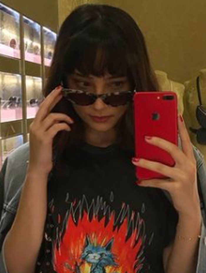Sebagai seorang aktris muda, Tatjana Saphira telah meraih cukup banyak prestasi. Ia kerap kali mendapatkan penghargaan sebagai Pemeran Utama Perempuan Terbaik hampir di setiap proyek film yang ia mainkan./ foto: instagram.com/tatjanasaphira