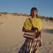 Melihat dari Dekat Koleksi Tory Burch T Monogram yang Klasik! Ada Inspirasi Personal di Baliknya