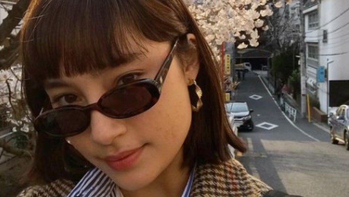 Tahun 2022 ini, Tatjana Saphira kembali menjadi sorotan karena perannya sebagai tokoh orang ketiga dalam serial Mendua. Ini merupakan kali pertama dan tantangan baru bagi dirinya merankan tokoh antagonis, di mana serial tersebut merupakan re-make dari Doctor Foster dan The World of The Married./ foto: instagram.com/tatjanasaphira