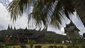 FOTO: Berkunjung ke Wisata Budaya Istano Basa Pagaruyung