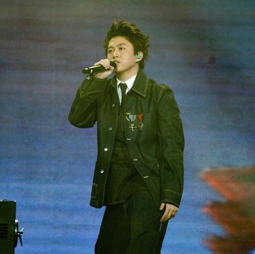 Sibling Goals! Rich Brian Bersama 2 Kakaknya yang Nggak Kalah Hits