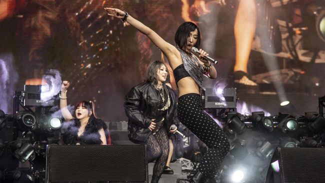Minzy mengatakan 2NE1 sudah membicarakan rencana reuni di Coachella sejak perayaan ulang tahun CL.