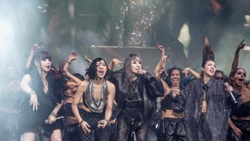 FOTO: Kejutan Manis yang Bikin Geger dari 2NE1 di Coachella 2022