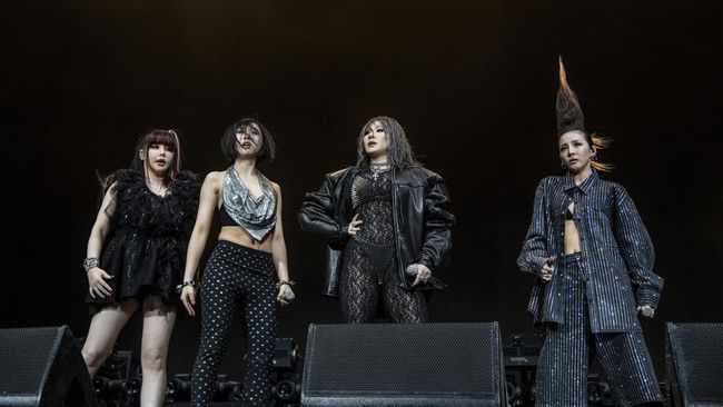 CL mengisahkan cerita di balik reuni grup 2NE1 di panggung Coachella 2022 yang menjadi kejutan menghebohkan penggemar musik K-Pop.