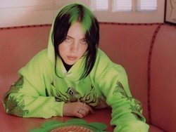 Bangga! Billie Eilish Pakai Sweater Karya Brand Lokal Bandung