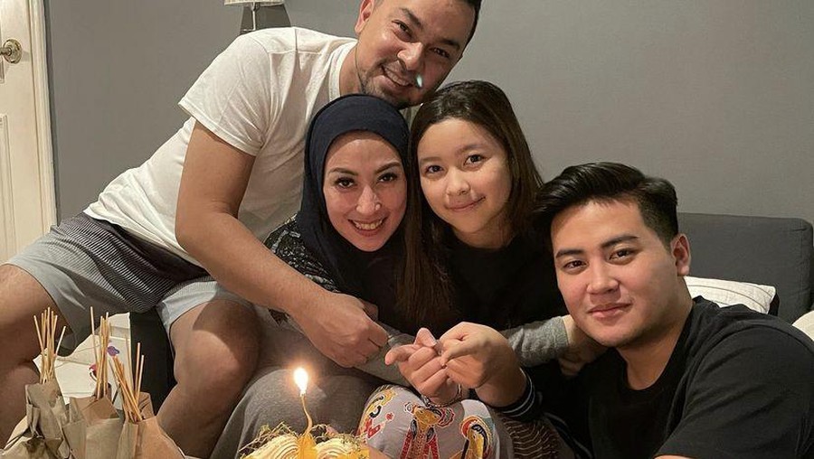 Annisa Trihapsari dan Sultan Djorghi Ternyata Penggemar Hidangan Jepang