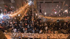 FOTO: Momen Buka Puasa Massal di Kairo saat Pertengahan Ramadan