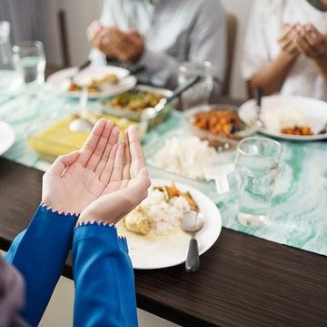 img-title Bikin Tubuh Lemas, Catat, Ini 5 Jenis Makanan dan Minuman yang Sebaiknya Dihindari Ketika Sahur
