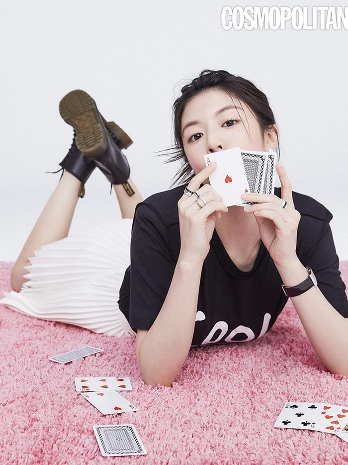 Ia juga sering diundang dan berpartisipasi dalam acara brand mewah dan terkenal seperti Prada, seperti pada acara Prada FW21 womenswear collection di tahun 2021 lalu./ Foto: instagram.com/cosmopolitankorea