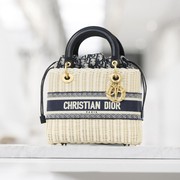 Pantas Mahal, Intip Rumitnya Proses Pembuatan Tas Lady Dior Wicker yang Dibuat dari Rotan
