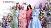 <p>Ria Ricis, Jessica Iskandar (Jedar), Yasmin Wildblood, dan Cut Meyriska tengah diselimuti kebahagiaan, Bunda. Ya, keempatnya kini tengah menanti kelahiran buah hati. (Foto: YouTube Ricis Official)<br /><br /><br /></p>