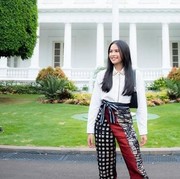 Gaya Elegan Maudy Ayunda saat Menjadi Jubir Pemerintah G20 Indonesia