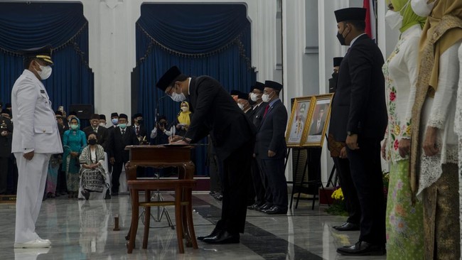 Kemendagri menyerahkan urusan pengunduruan diri Pj Bupati Banggai Kepulauan itu ke pemerintah provinsi.