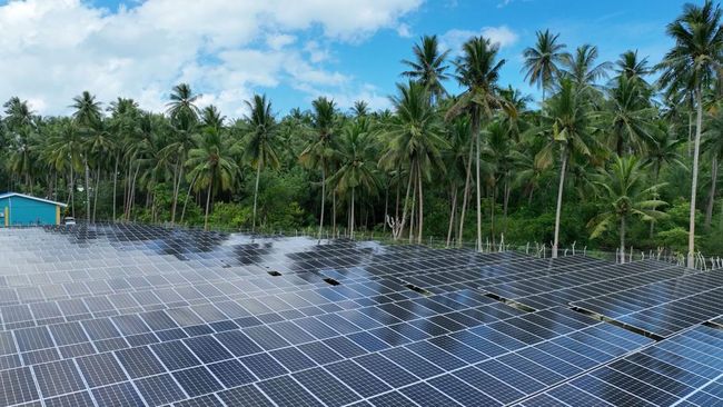 PLN resmi mengoperasikan PLTS Hybrid berkapasitas 1,3 MWp di Selayar, Sulsel, yang menambah bauran EBT dan peningkatan pemanfaatan energi hijau di Indonesia.