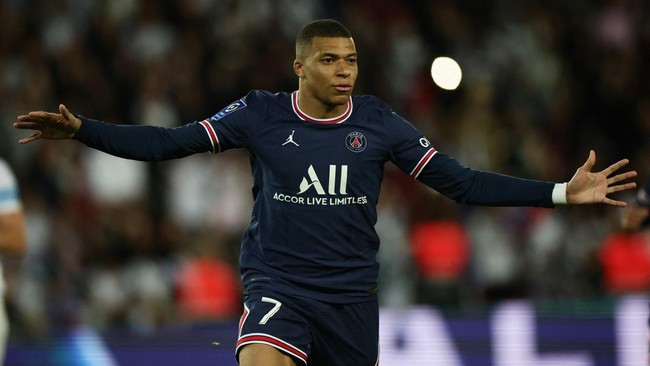 Elon Musk bisa membeli sekitar 257 bintang PSG Kylian Mbappe dengan harga beli Twitter US$44 miliar atau setara dengan Rp635 triliun.