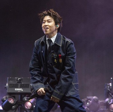 Lirik Lagu Serpents! - Rich Brian