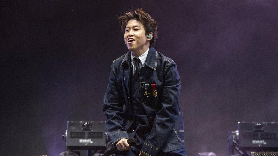 Rich Brian di Coachella 2022 Rich Brian of 88rising performs at the Coachella Music & Arts Festival at the Empire Polo Club on Saturday, April 16, 2022, in Indio, Calif. (Photo by Amy Harris/Invision/AP)