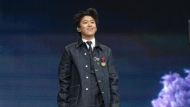img-title Rich Brian Pulang Kampung Bareng NIKI: Jakarta I'm Coming Back!