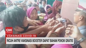 VIDEO: Ricuh Antre Vaksinasi Booster Dapat Bahan Pokok Gratis
