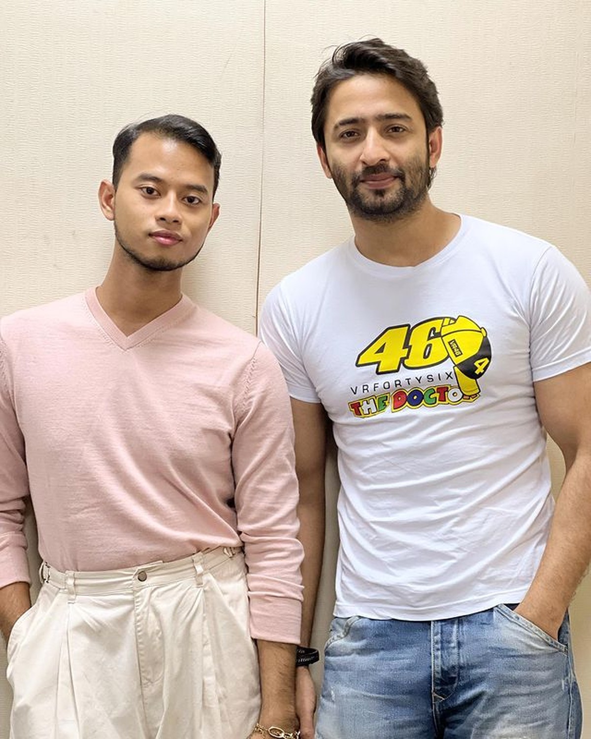 Penampilan Shaheer Sheikh datang ke Indonesia